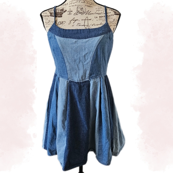 Forever 21 Taylor Swift Denim Blue Patchwork Mini Dress – Size M - Picture 2 of 3